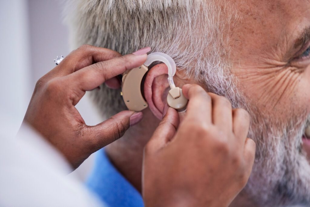 apararos Retroauriculares para personas mayores